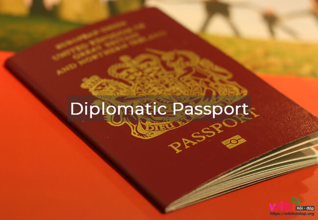 Diplomatic Passport: Hộ chiếu ngoại giao màu đỏ